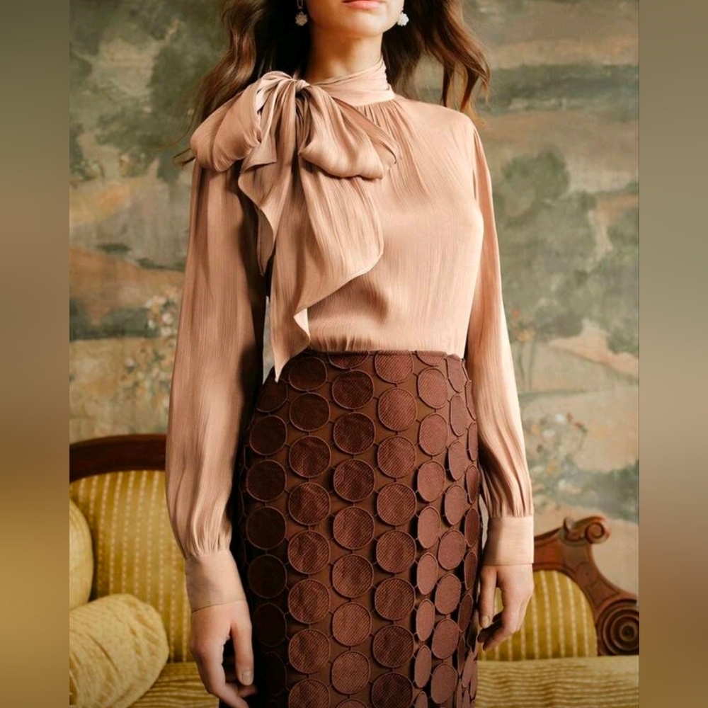 New Chic Metallic Crinkle Bow Tie Neck Top Blouse Camel Tan Khaki - Picture 2 of 11